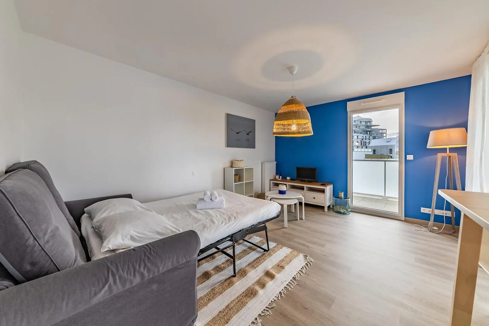 Apartment Ferienwohnung Le Rimbaud, Cosy Studio With A Terrasse Rennes